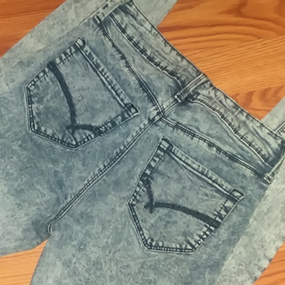 🎈 Bullhead Acid Washed Skinny Jean Jeggings # 107 - Picture 4 of 7